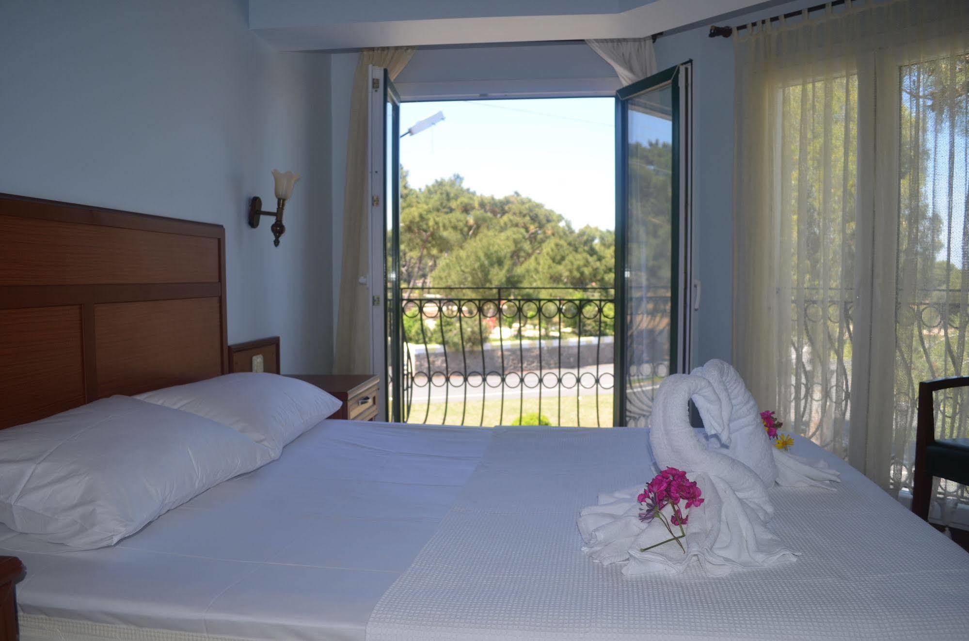 Silva Hotel Ayvalı エクステリア 写真